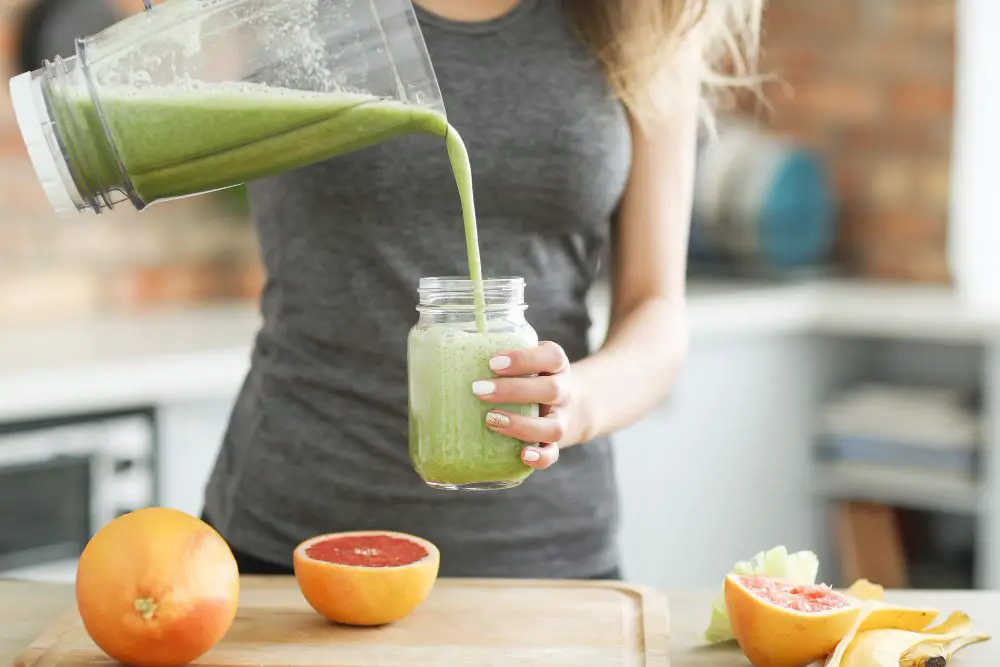 smoothies anti-inflamatórias de folhas verdes