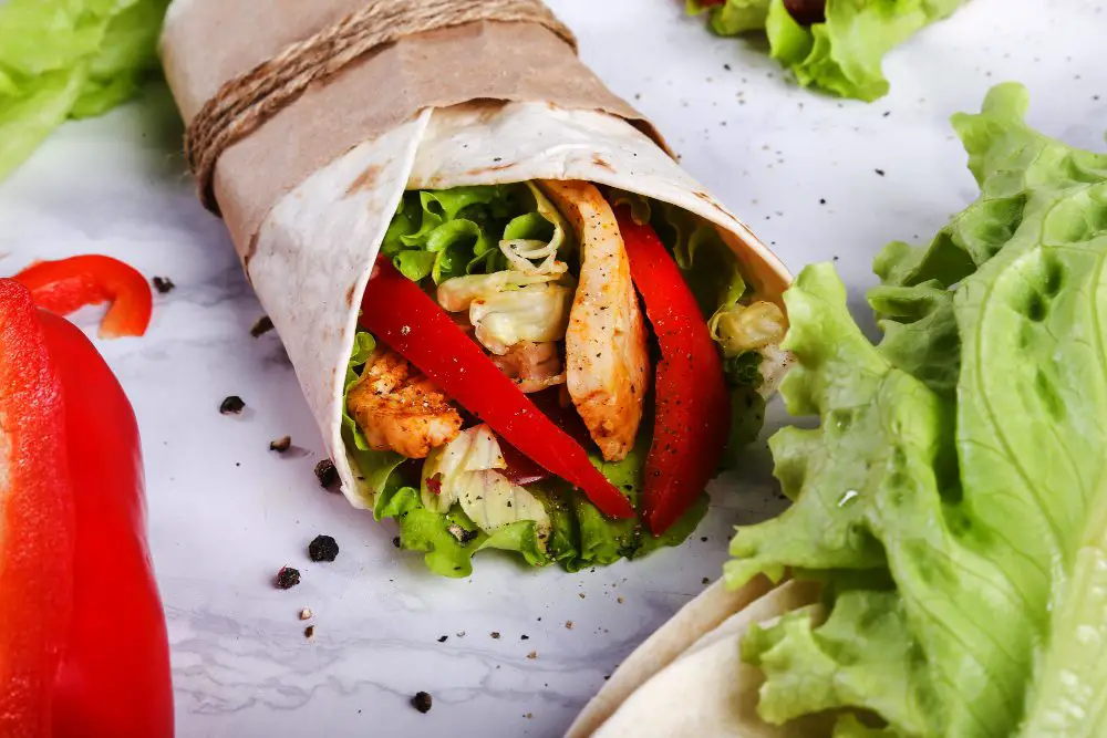 Wrap de Legumes Grelhados preparado para uma alimentação saudável